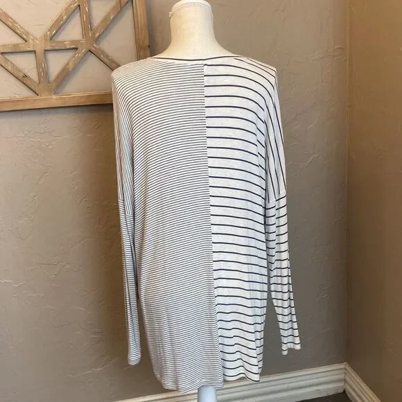 CAbi Pivot Tee Striped Oversized Top Style# 3806 Hi-Lo Tunic Fit Size Medium - Picture 3 of 7